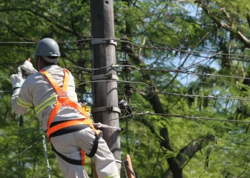 Manaus pode ficar no escuro nos próximos dias por suposta crise financeira da Amazonas Energia