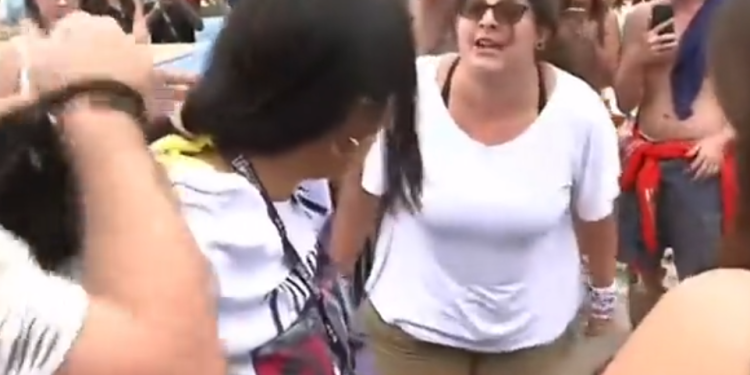 Vídeo: Na fila do show de Taylor Swift, fã diz que colombianas furaram fila e vão pra porrada ao vivo