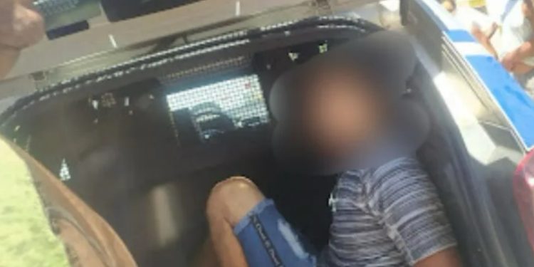 Filho invade Tribunal durante julgamento e atira no réu acusado de matar o pai dele