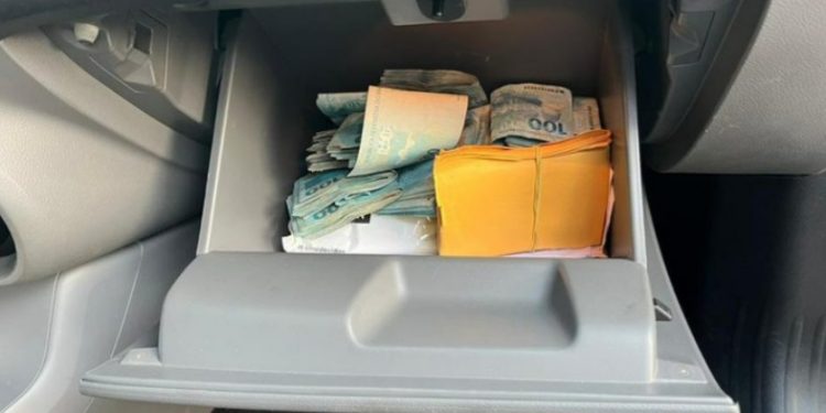 Polícia Federal prende policial civil em Manaus com mais de R$ 300 mil em dinheiro roubado