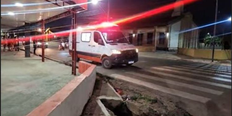 Homem é encontrado esfaqueado no peito e com um Bíblia em Itacoatiara