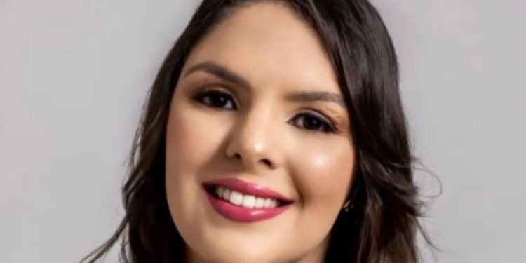 Pai reconhece corpo da filha no IML morta após acidente de moto