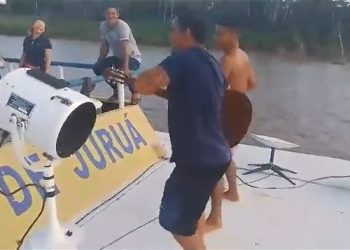 Diretor de UBS fluvial que recebeu ‘festinha’ é exonerado pelo prefeito de Juruá, no Amazonas