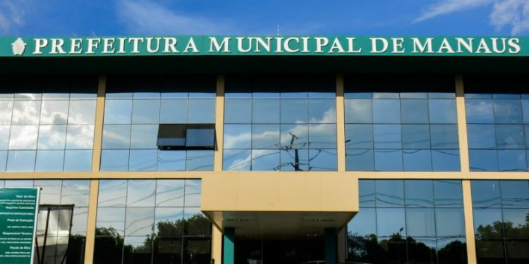 Prefeitura de Manaus anuncia concurso com salários de até R$ 5,2 mil