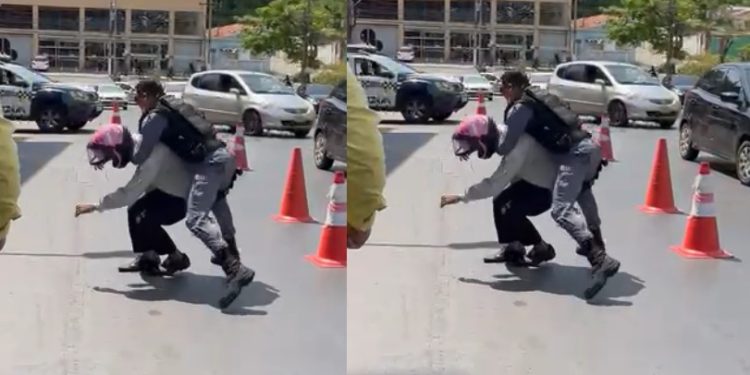 Vídeo mostra motociclista e PM brigando em blitz: ‘não vai levar minha moto’