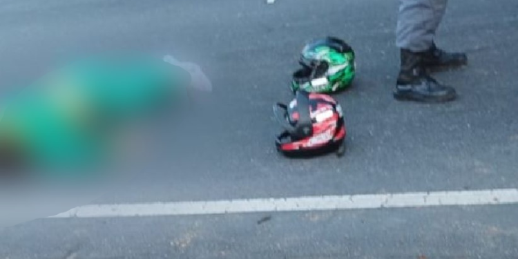Homem morre a caminho do trabalho ao ter a moto atingida por carro no Tarumã
