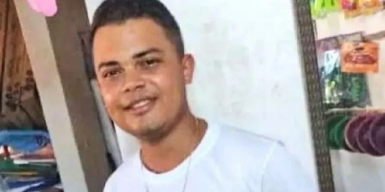 Vídeo: jovem é encontrado degolado no meio do lixo