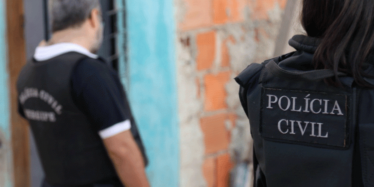 Mãe estuprada pelo filho de 16 anos disse que ficou paralisada e não conseguiu sair da situação
