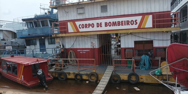 Cadáver é encontrado próximo a orla de Manaus