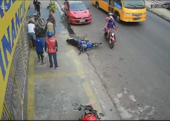 Homem quase é linchado após assalto na loja Rommanel em Manaus