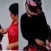 Vídeo: mulher fica sob mira de arma em Manaus por só ter R$ 20 para dar a bandido