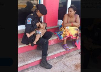 Internautas pedem aumento de salário para policial que amamentou bebê com fome na rua