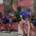 No flagra: Motoqueiro flagra homem fazendo s$x0 ºr@l em outro em Manaus