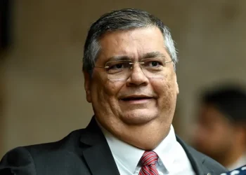 Aprovado em parte: Dino passa por sabatina e indicação vai ao plenário