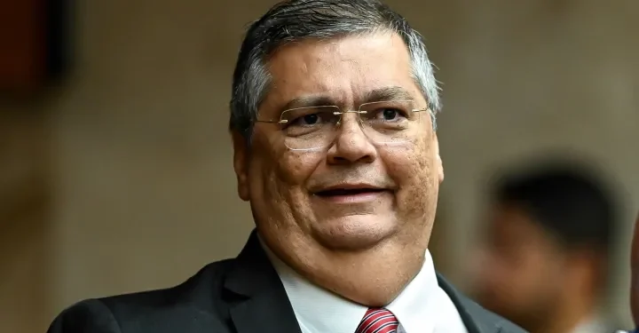 Aprovado em parte: Dino passa por sabatina e indicação vai ao plenário
