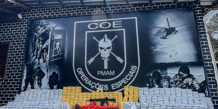 PMAM apreende mais de uma tonelada de cocaína após confronto com criminosos