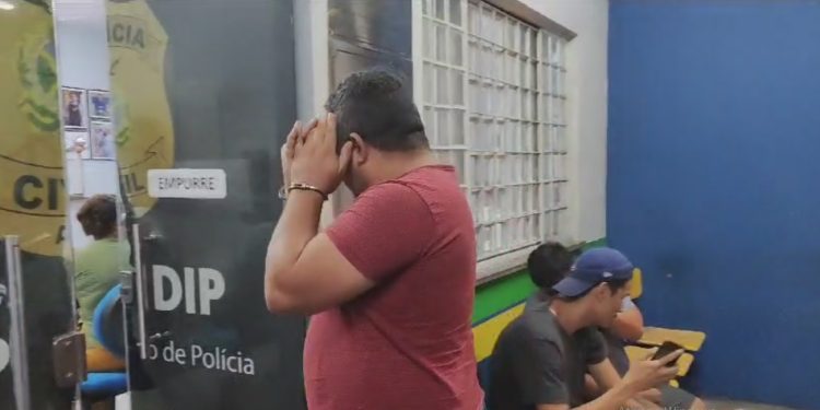 Estelionatários que clonavam cartões de crédito são presos em Manaus
