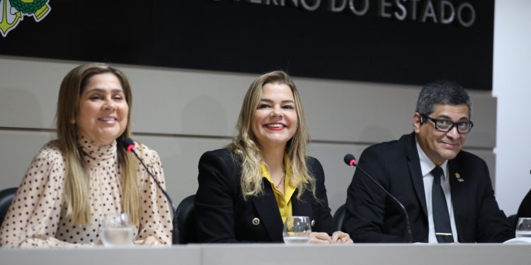 Governo do AM e prefeitura de Manaus divulgam calendário de matrículas 2024