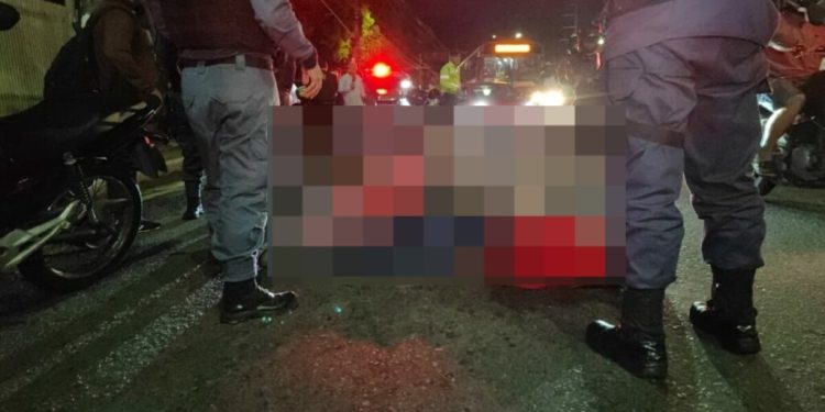 Justiceiro atira em três. Suspeitos estavam tentando roubar uma moto