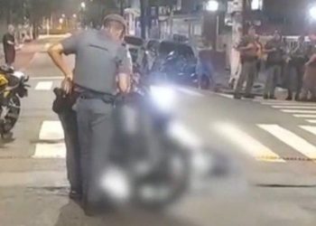 A caminho de confraternização, PMs são rendidos por assaltantes e matam eles a tiros