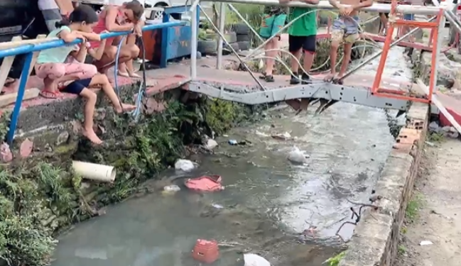 Chocante: Moradores encontram bebê morto em igarapé no bairro Alvorada; veja