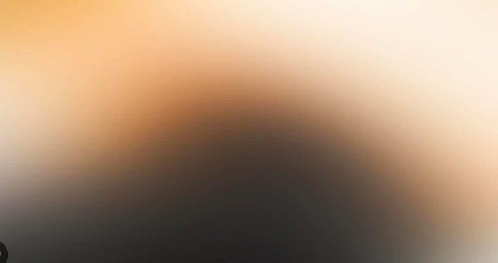 Empresária denunciada por fotografar clientes sem roupa alega inocência; veja fotos