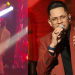 Vídeo mostra cantor gospel morrendo de infarto em cima de palco em transmissão on-line; veja