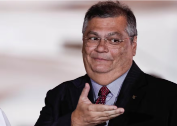 Com 47 votos a favor, senado aprova e Dino é ministro do STF