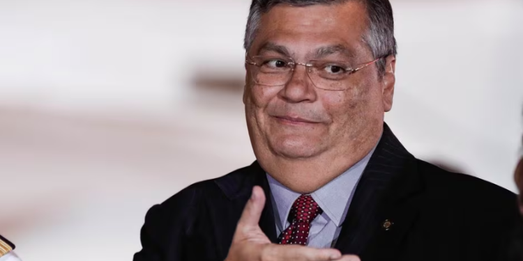 Com 47 votos a favor, senado aprova e Dino é ministro do STF