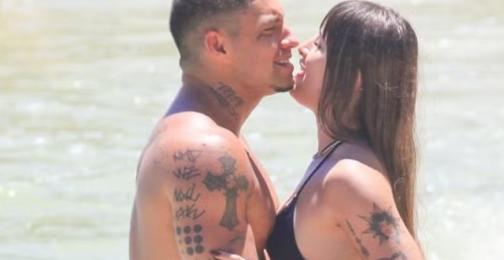Rapper Filipe Ret e namorada amazonense fazem a temperatura subir na praia; veja os cliques