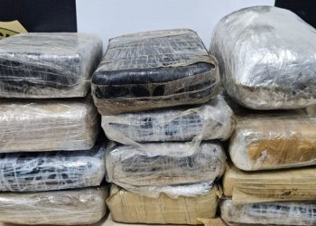 Lancha atraca no São Raimundo com R$ 200 mil em maconha na bagagem