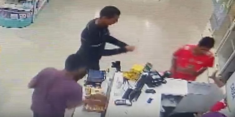 Vídeo: Trio assalta a mesma Farma Bem várias vezes em Manaus e jamais é preso