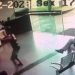 Vídeo mostra homem invadindo delegacia e atacando PM com facada nas costas; veja