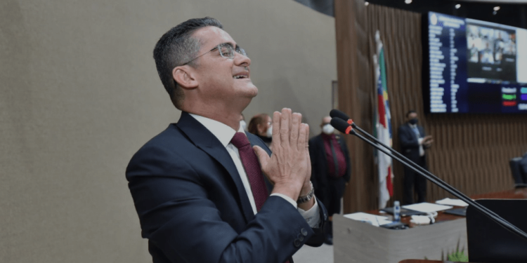 Prefeito David Almeida agradece empenho da bancada do AM em Brasília por aprovação da Reforma Tributária