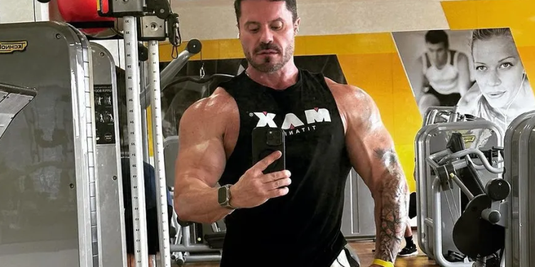 Influenciador fitness com 7 milhões de seguidores é alvo da PF suspeito de desviar produto para produzir crack