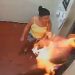 Vídeo: mulher derrama gasolina e toca fogo no próprio marido com isqueiro