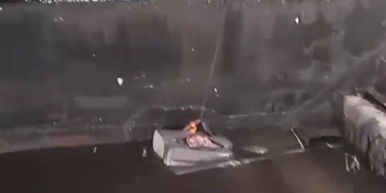 Vídeo: Partes de corpo sem a cabeça são encontrados em mala jogada no Roadway de Manaus