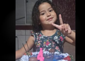 Menina de 4 anos escorrega em pedra, cai no rio e desaparece: ‘amorosa, gostava de desenhar’