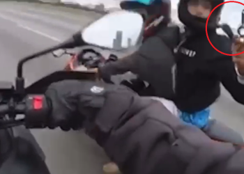 Motociclista grava ladrão o rendendo e roubando moto Kawasaki: ‘Vai morrer, desgraçado’; veja