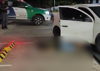 Vídeo: Homem é executado com 14 tiros dentro de posto de combustíveis na Torquato Tapajós