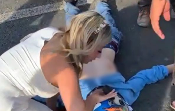 Vídeo: Policial atrasa o próprio jantar de casamento para socorrer motociclista acidentado