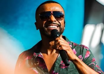 Com medo de ser preso, Alexandre Pires se trancou no banheiro quando a polícia chegou