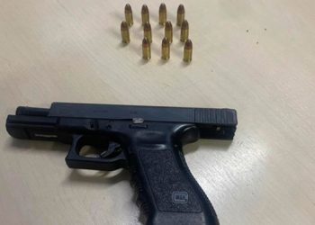 Homem aponta arma para PMs em Manaus e acaba baleado e comparsa preso