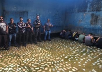 Policiais do Amazonas tombam sete bandidos foragidos e fazem a “foto da vitória”