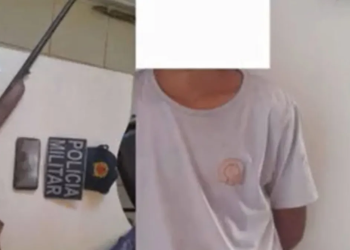 Por causa de briga em jogo de celular, jovem mata o primo de 10 anos com tiro de espingarda
