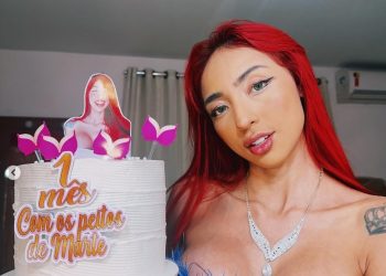 Ruivinha de Marte é chamada de “magra demais” para próteses tão avantajadas