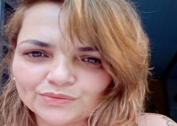 Criminosos em carro executam mulher na frente da mãe dela, na Cidade Nova