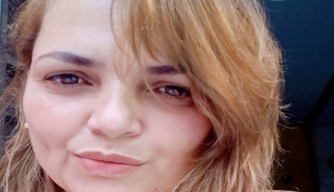 Criminosos em carro executam mulher na frente da mãe dela, na Cidade Nova