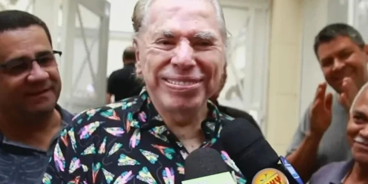 Sílvio Santos recebe parabéns surpresa em aniversário de 93 anos: ‘Um gás para voltar’