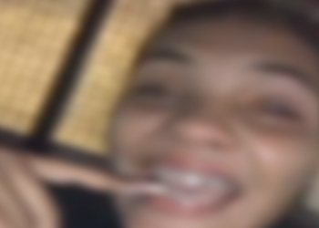 Mulher aparece alterada durante prisão em Manaus e faz pedido inusitado: ‘Cadê o spray de pimenta?’; vídeo